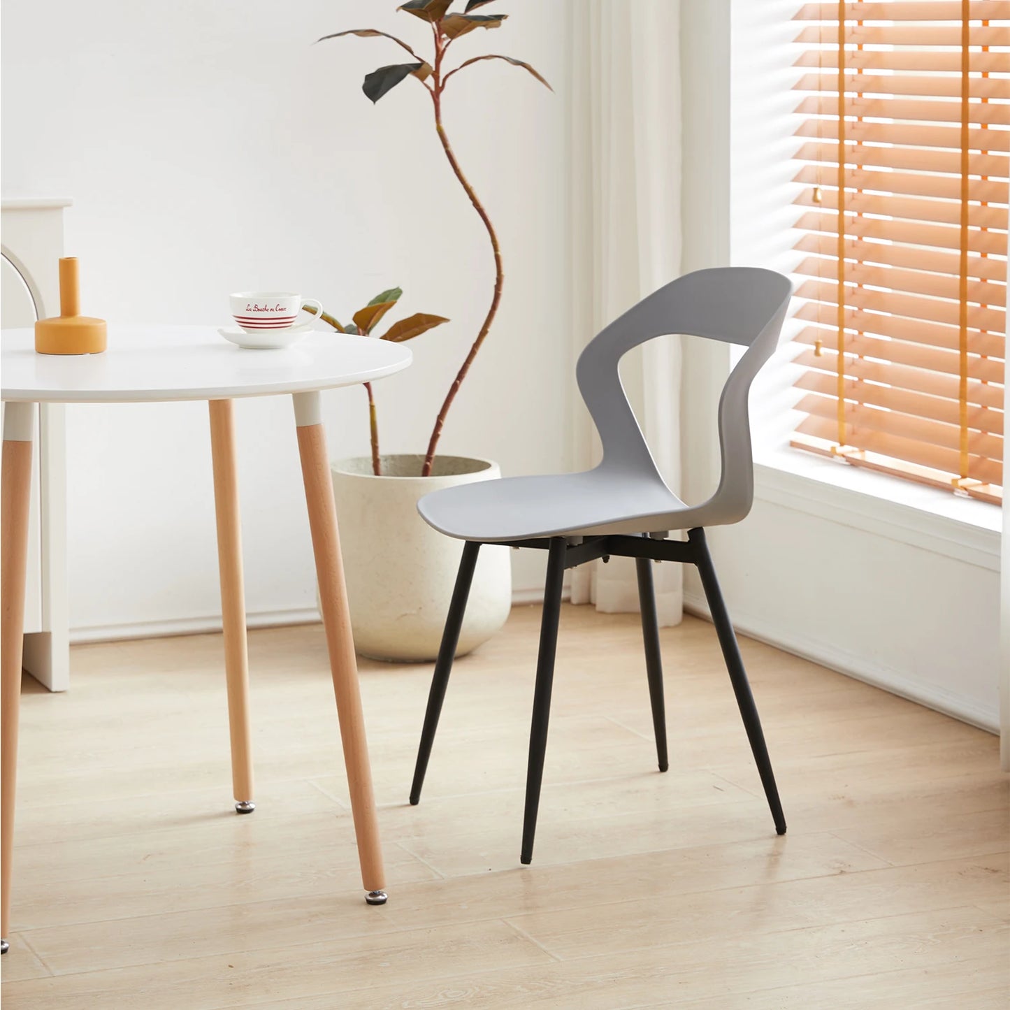 Ensemble de 4 Chaises nordiques au design créatif