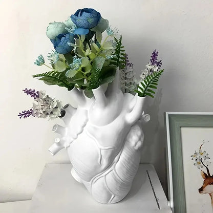 Vase en résine en forme de cœur anatomique
