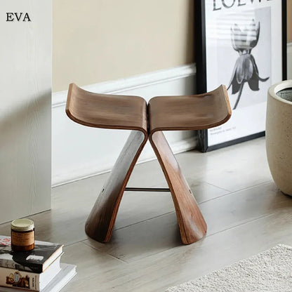 Chaise papillon au design créatif