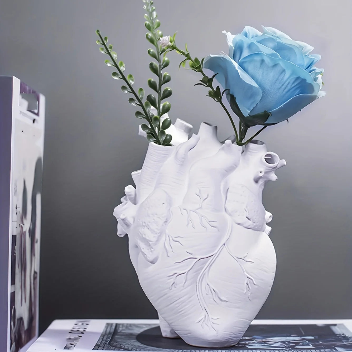 Vase en résine en forme de cœur anatomique