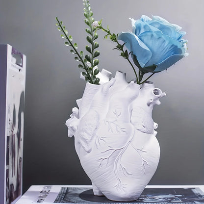Vase en résine en forme de cœur anatomique