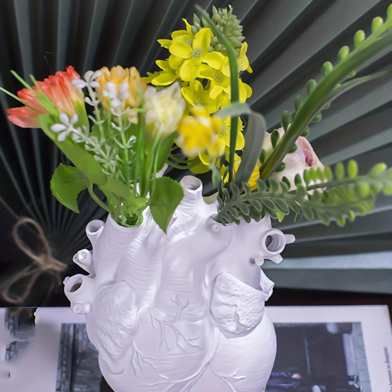 Vase en résine en forme de cœur anatomique