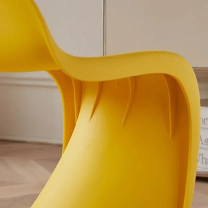 Chaise de maquillage légère au design moderne